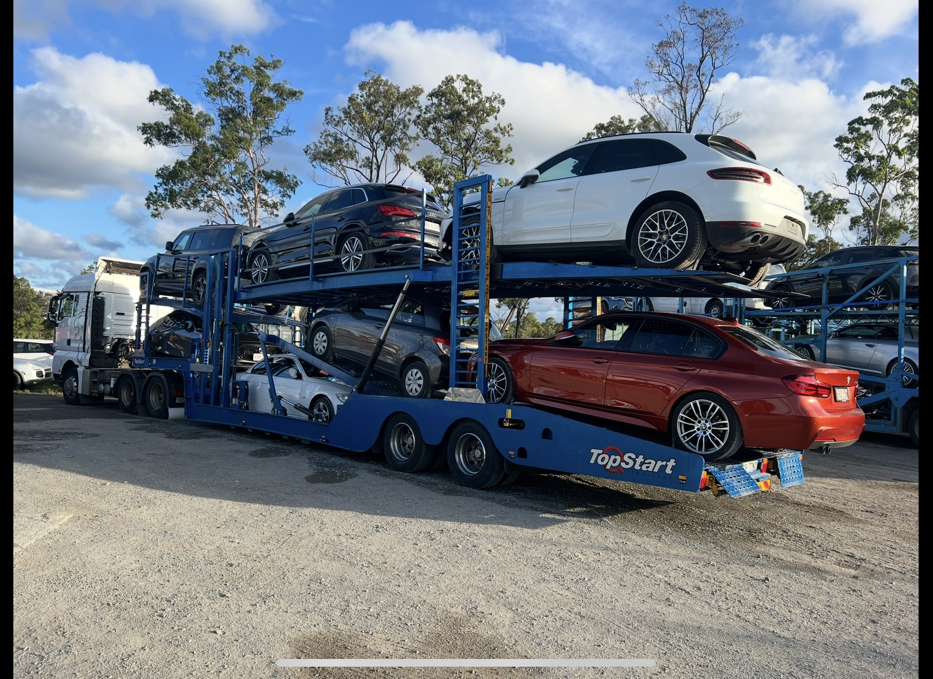Auto Mover Multi-Level Car Carrier Transporting Vehicles