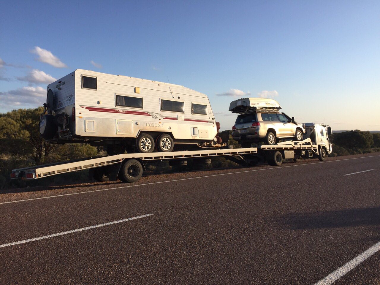 Auto Mover Caravan and Vehicle Interstate Transport Service