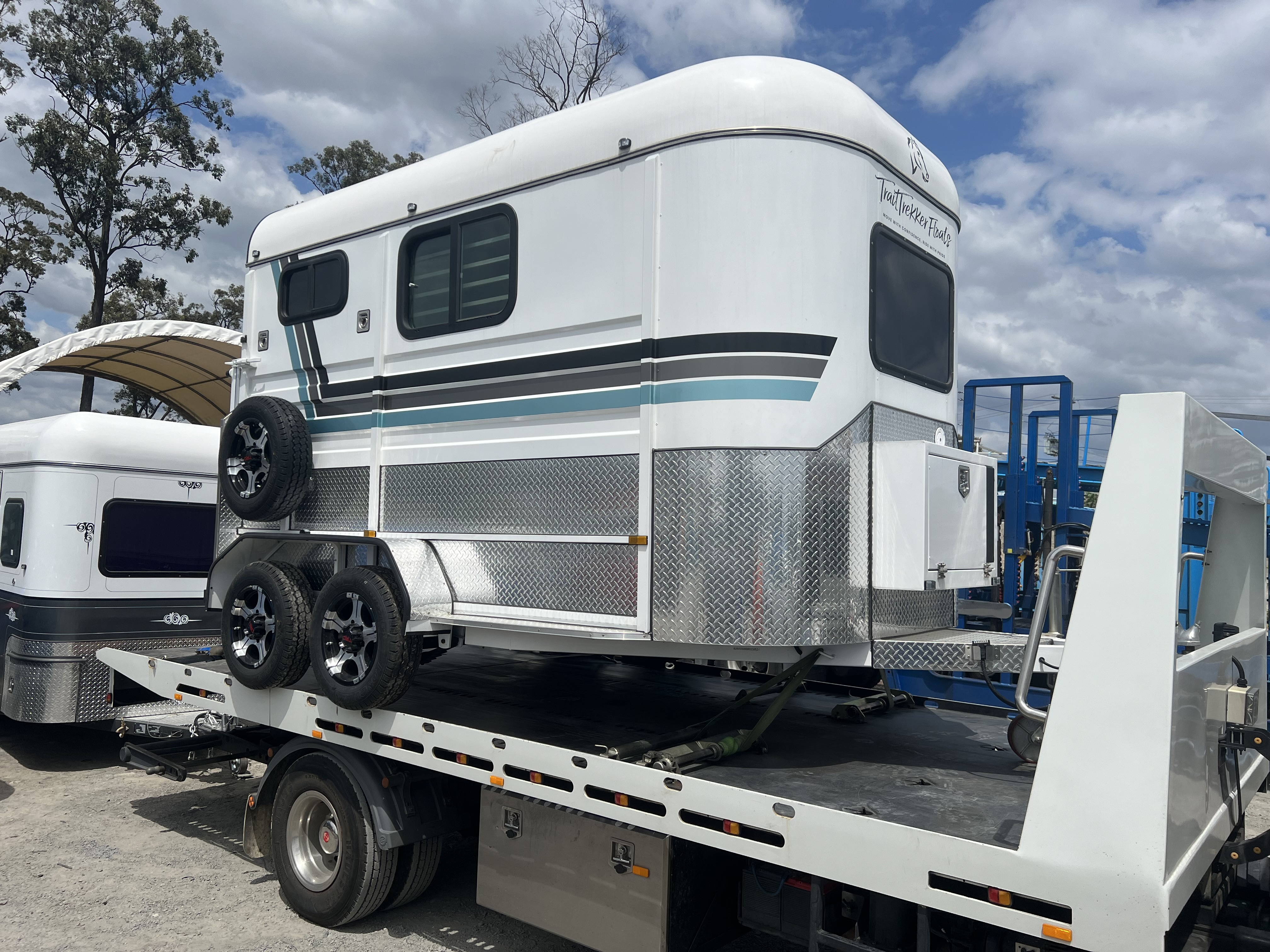 Auto Mover Horse Float Caravan Transport Service