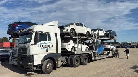 Auto Mover Car Carrier Loaded with Multiple Vehicles