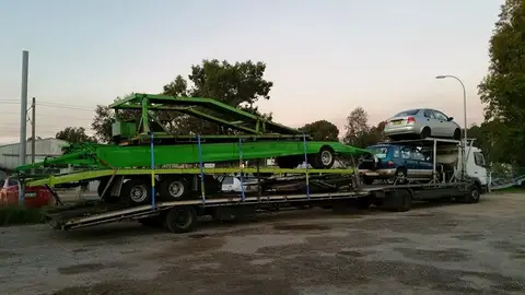 Auto Mover Car Carrier Transporting Multiple Vehicles Interstate