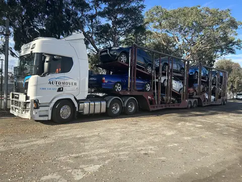 Auto Mover Car Carrier with Multiple Vehicles Loaded