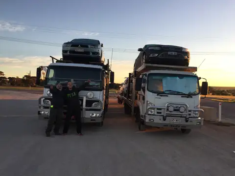 Auto Mover Car Carriers Loading Multiple Vehicles for Transport