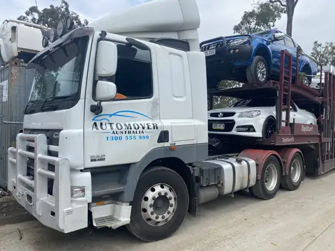 Auto Mover DAF Truck Transporting Multiple Vehicles
