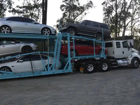 Auto Mover Multi-Deck Car Carrier with Four Vehicles Loaded