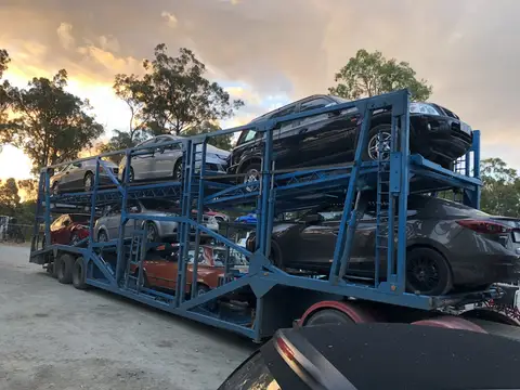 Auto Mover Multi-Level Car Carrier Loaded with Vehicles
