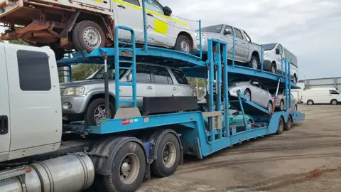 Auto Mover Multi-Level Car Carrier Transporting Vehicles