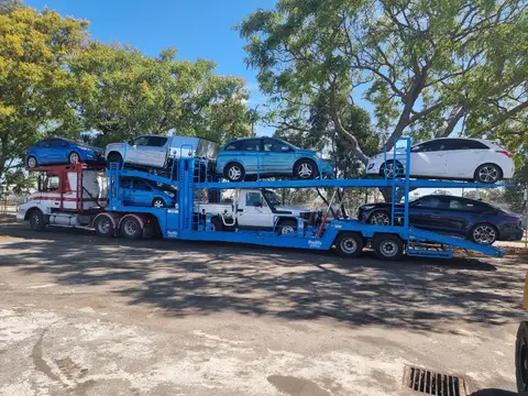 Auto Mover Multi-Level Car Carrier Transporting Vehicles