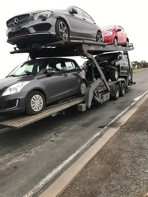 Auto Mover Multi-Level Car Carrier with Four Vehicles