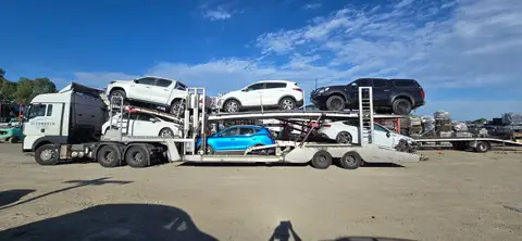 Auto Mover Multi-Level Car Carrier with Mixed Vehicle Load