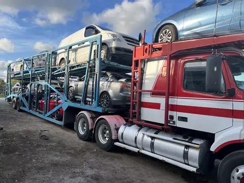 Auto Mover Multi-Level Car Carrier with Mixed Vehicle Load