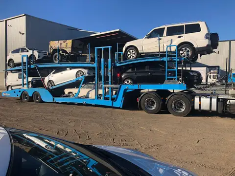 Auto Mover Multi-Level Car Carrier with Vehicles Loaded