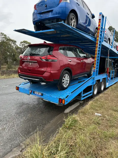 Auto Mover Nissan X-Trail Loaded on Double-Deck Carrier