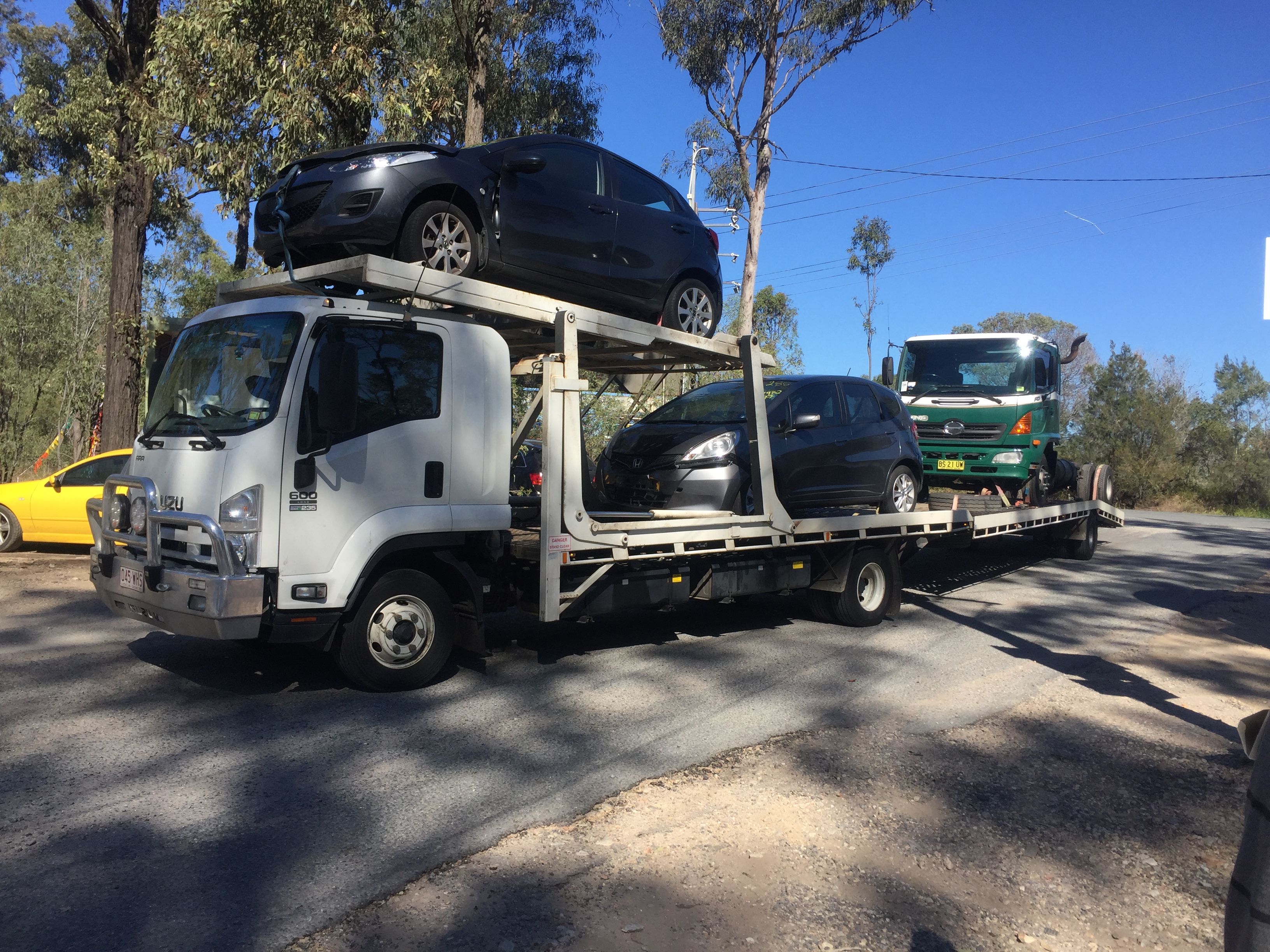 Auto Mover Car Carrier Transporting Multiple Vehicles