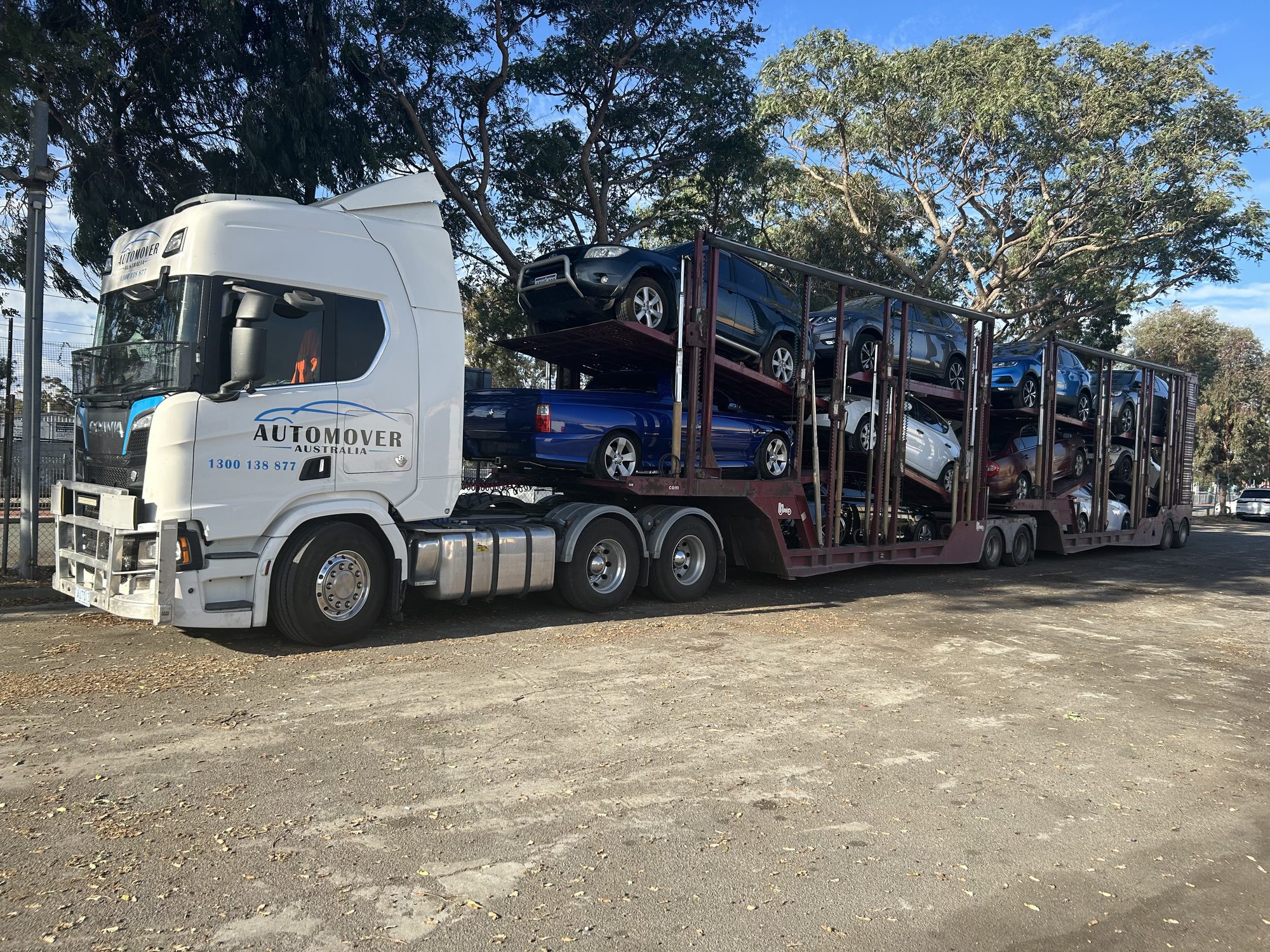 Auto Mover Car Carrier with Multiple Vehicles Loaded
