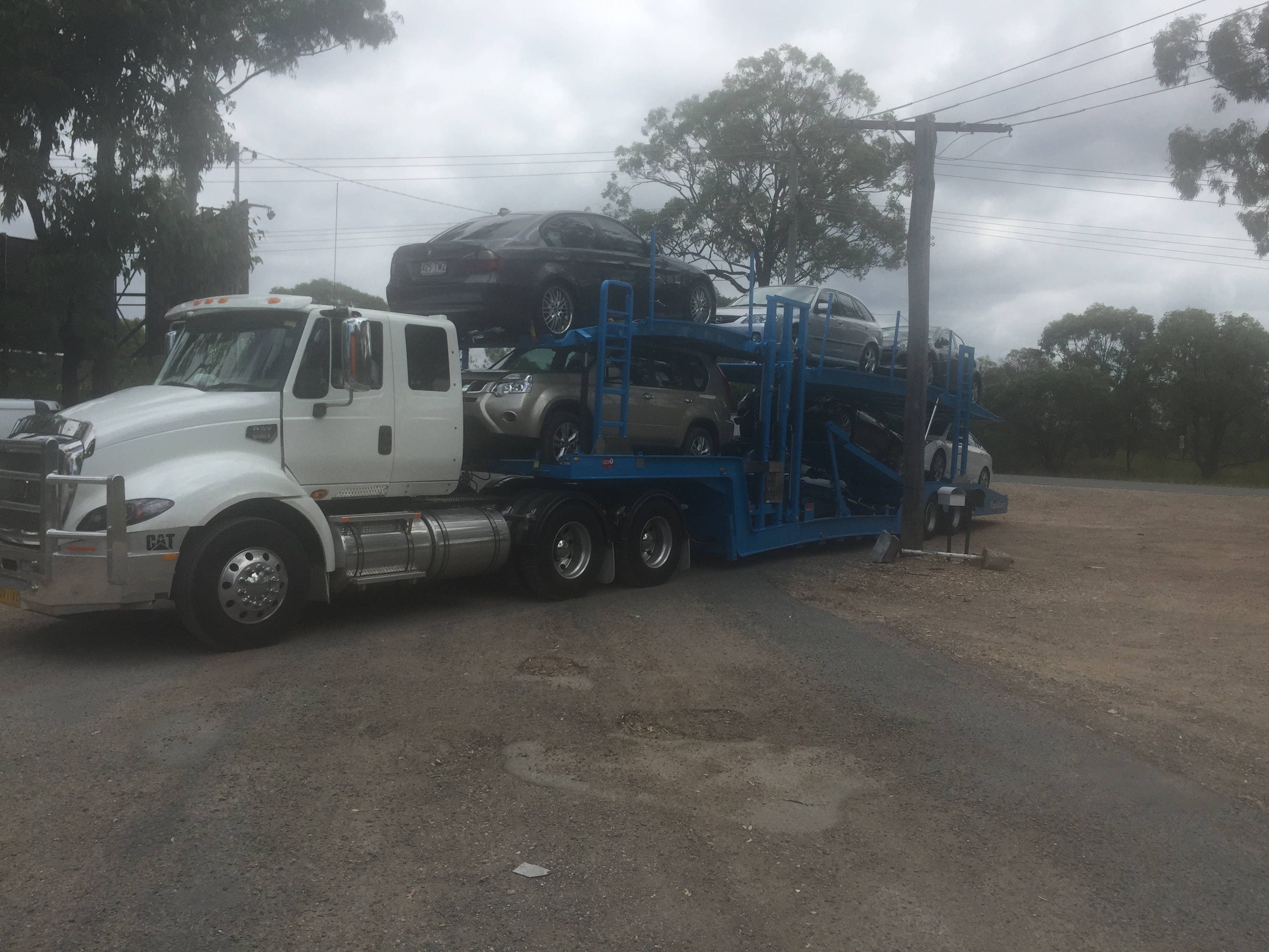 Auto Mover CAT Prime Mover with Multi-Car Transport Carrier