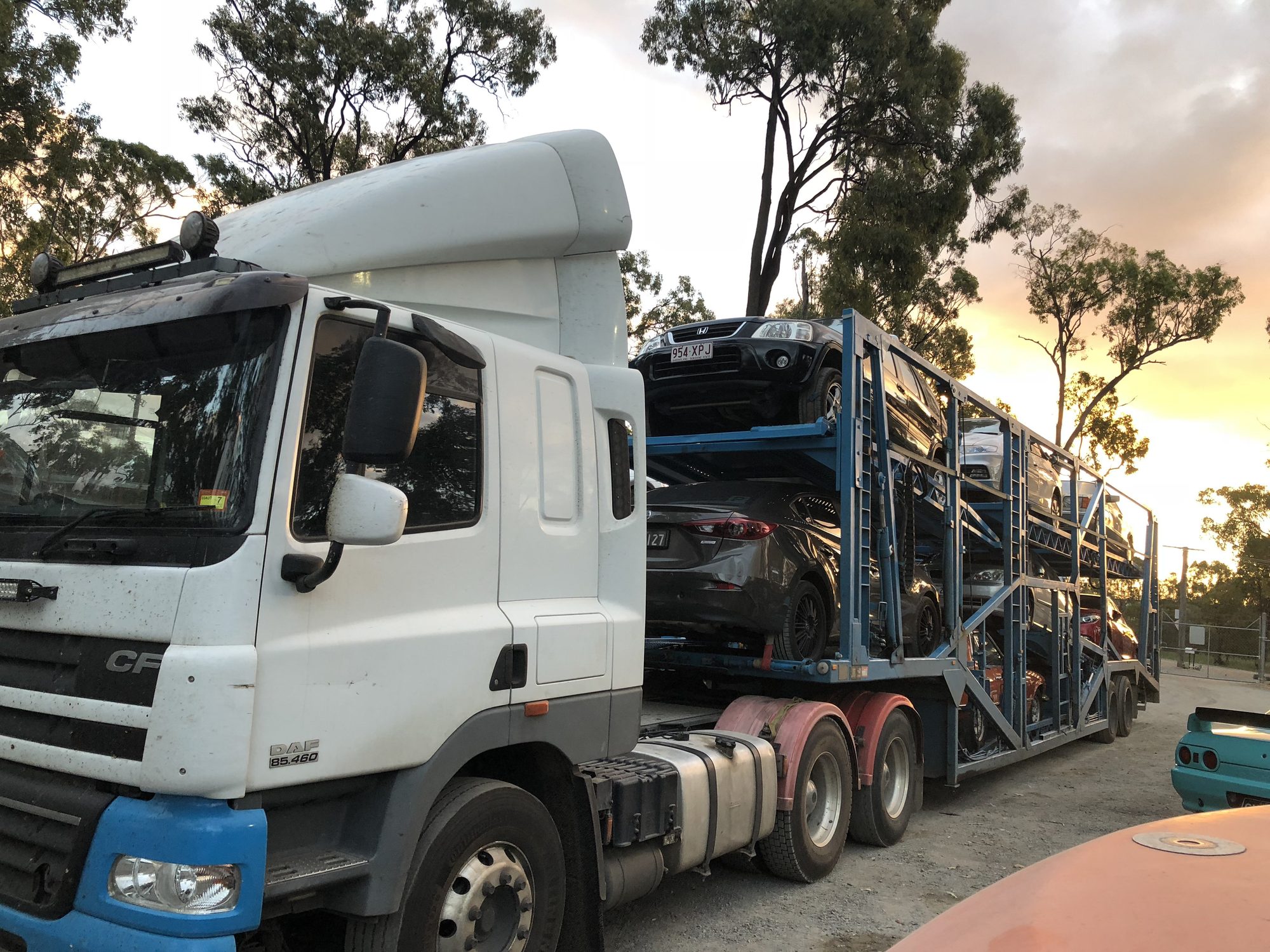Auto Mover DAF Prime Mover with Multi-Deck Car Carrier