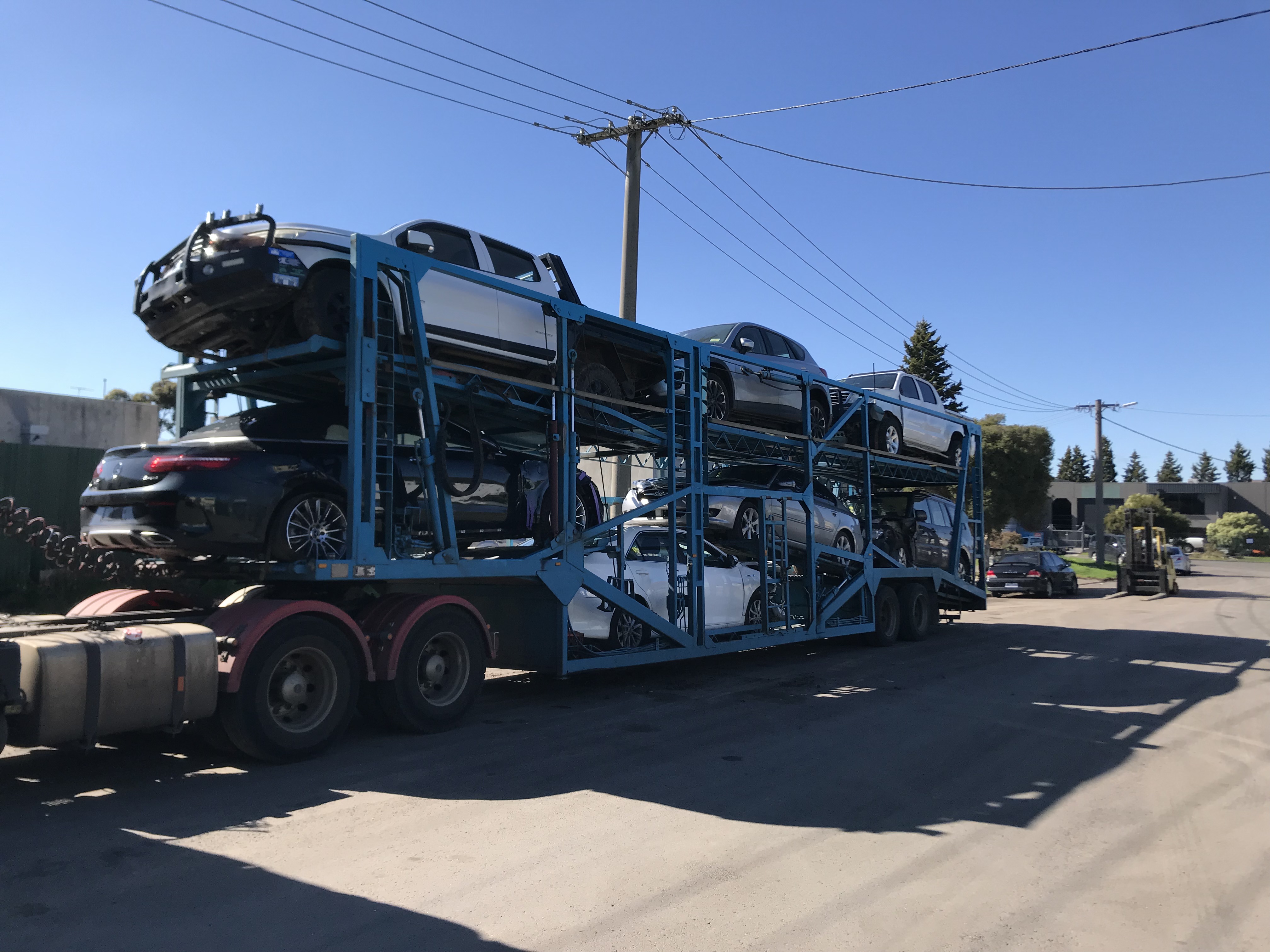 Auto Mover Double-Deck Car Carrier Loading Multiple Vehicles