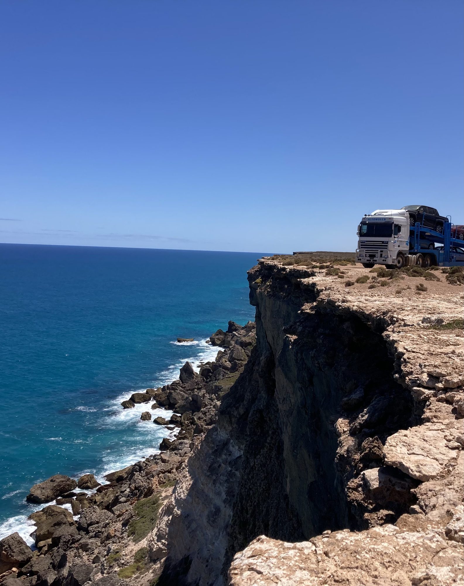 Auto Mover Heavy Truck Transport Service on Coastal Route