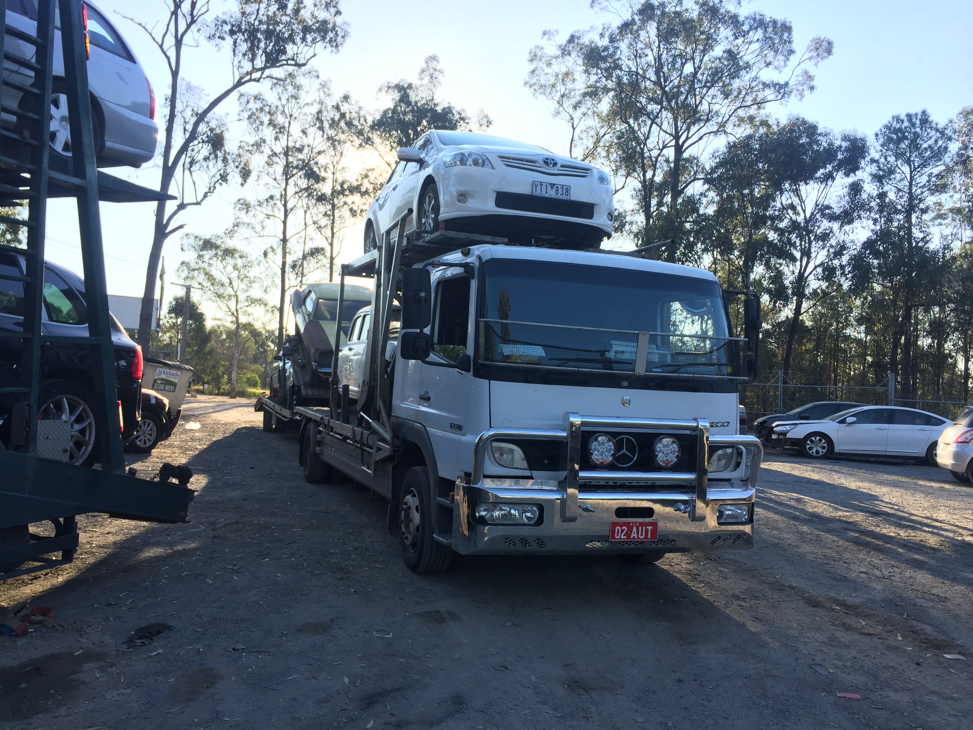Auto Mover Mercedes Car Carrier Loading Vehicle