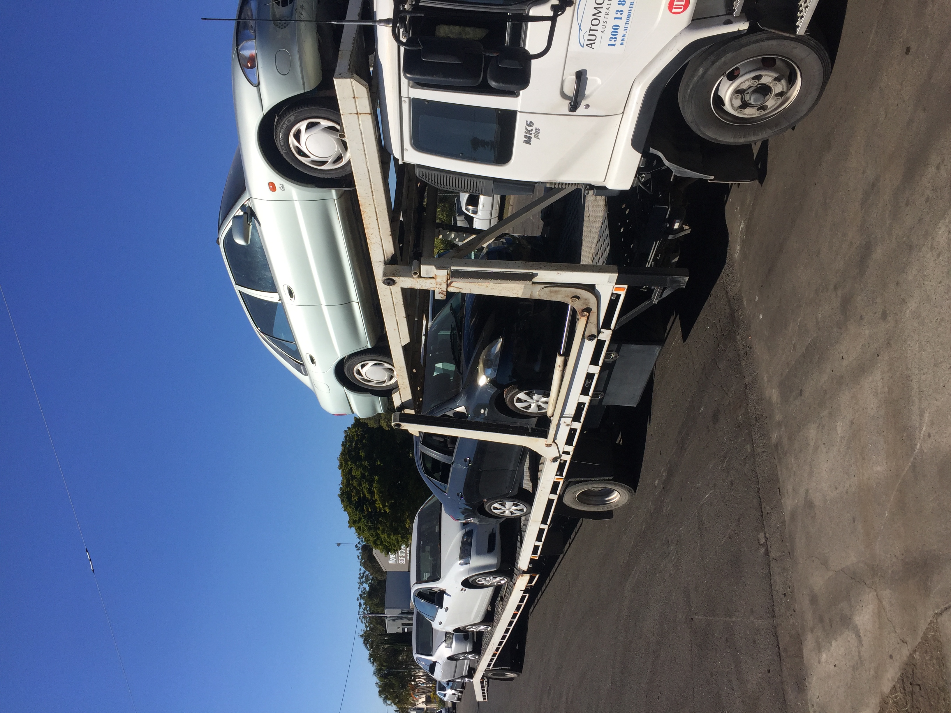 Auto Mover Multi-Car Carrier with Sedan Load
