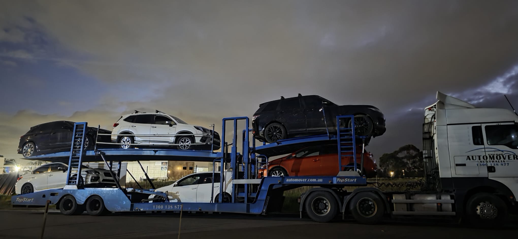 Auto Mover Multi-Deck Car Carrier Loading Multiple Vehicles