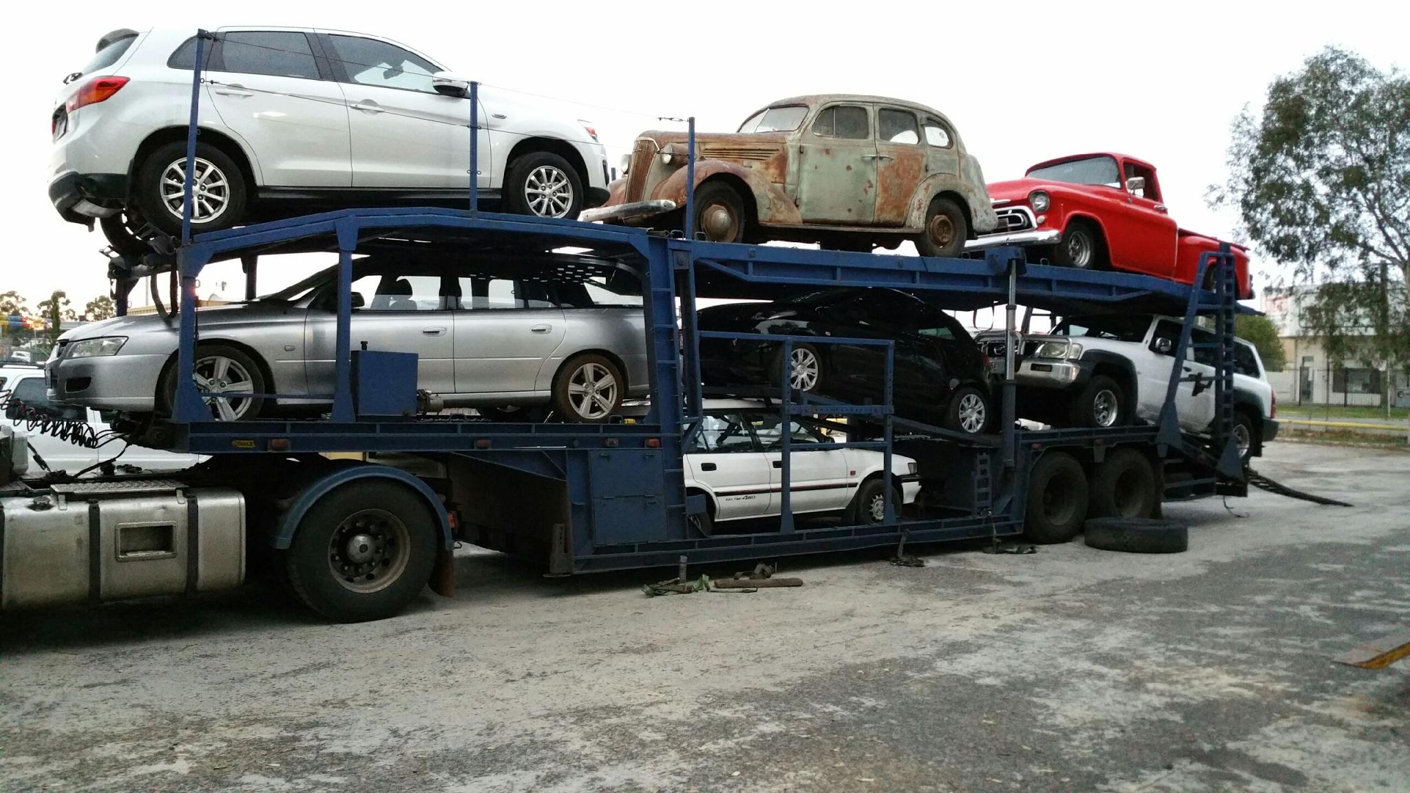 Auto Mover Multi-Deck Car Carrier Loading Vehicles