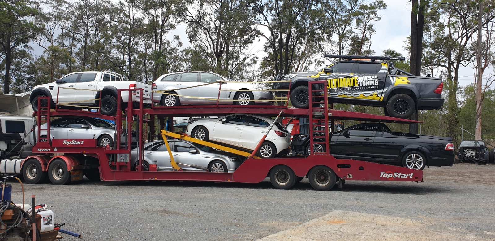 Auto Mover Multi-Deck Car Carrier with Mixed Vehicle Load