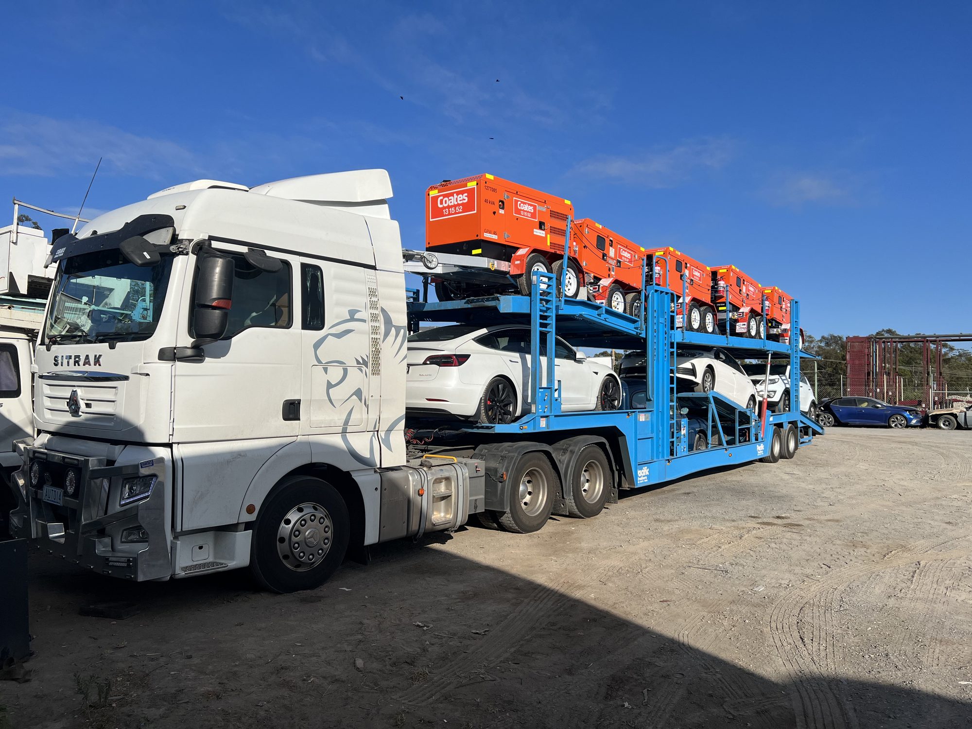 Auto Mover Multi-Deck Car Carrier with Vehicles in Transit