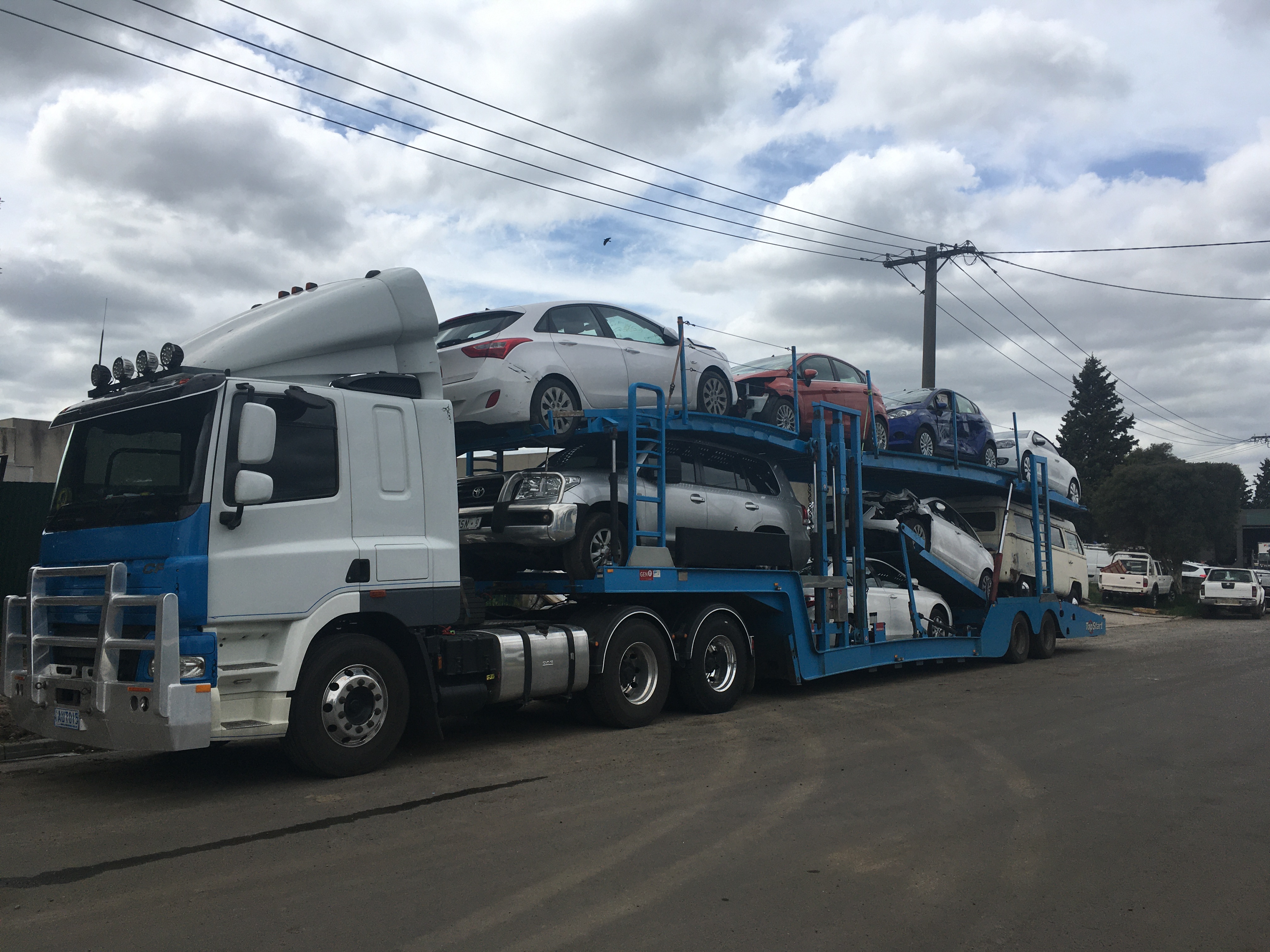 Auto Mover Multi-Level Car Carrier Loaded with Vehicles