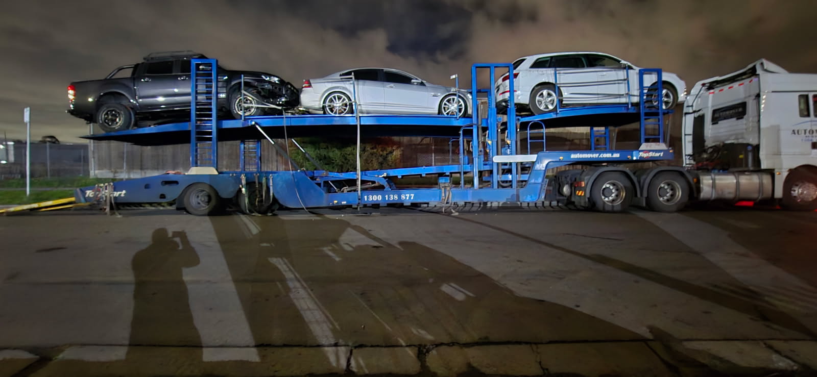 Auto Mover Multi-Level Car Carrier Loaded with Vehicles