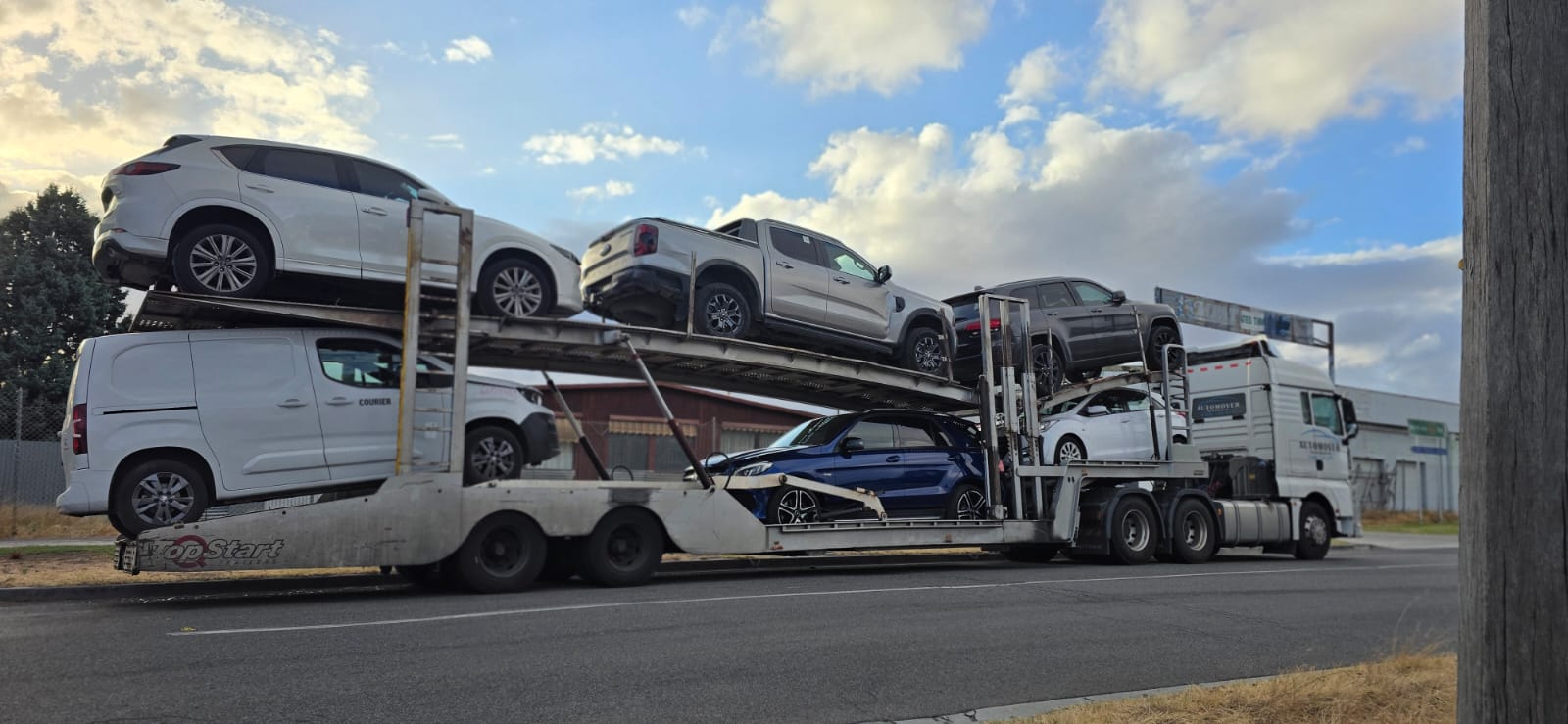 Auto Mover Multi-Level Car Carrier with Diverse Vehicle Load
