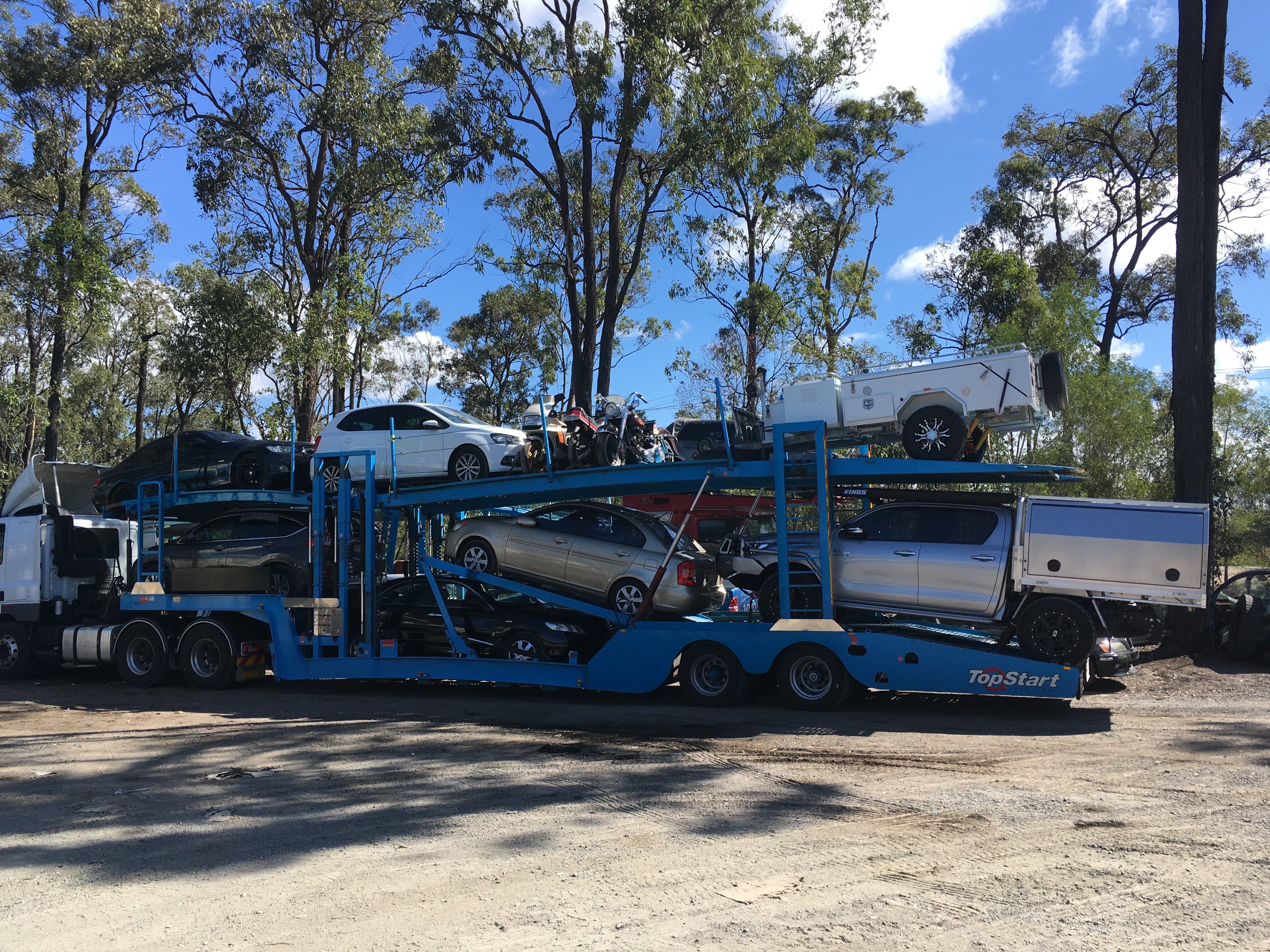 Auto Mover Multi-Level Car Carrier with Full Load