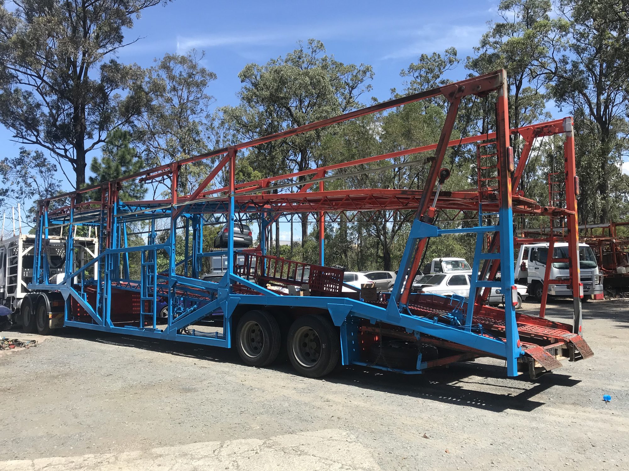 Auto Mover Multi-Vehicle Car Carrier Loaded with Vehicles