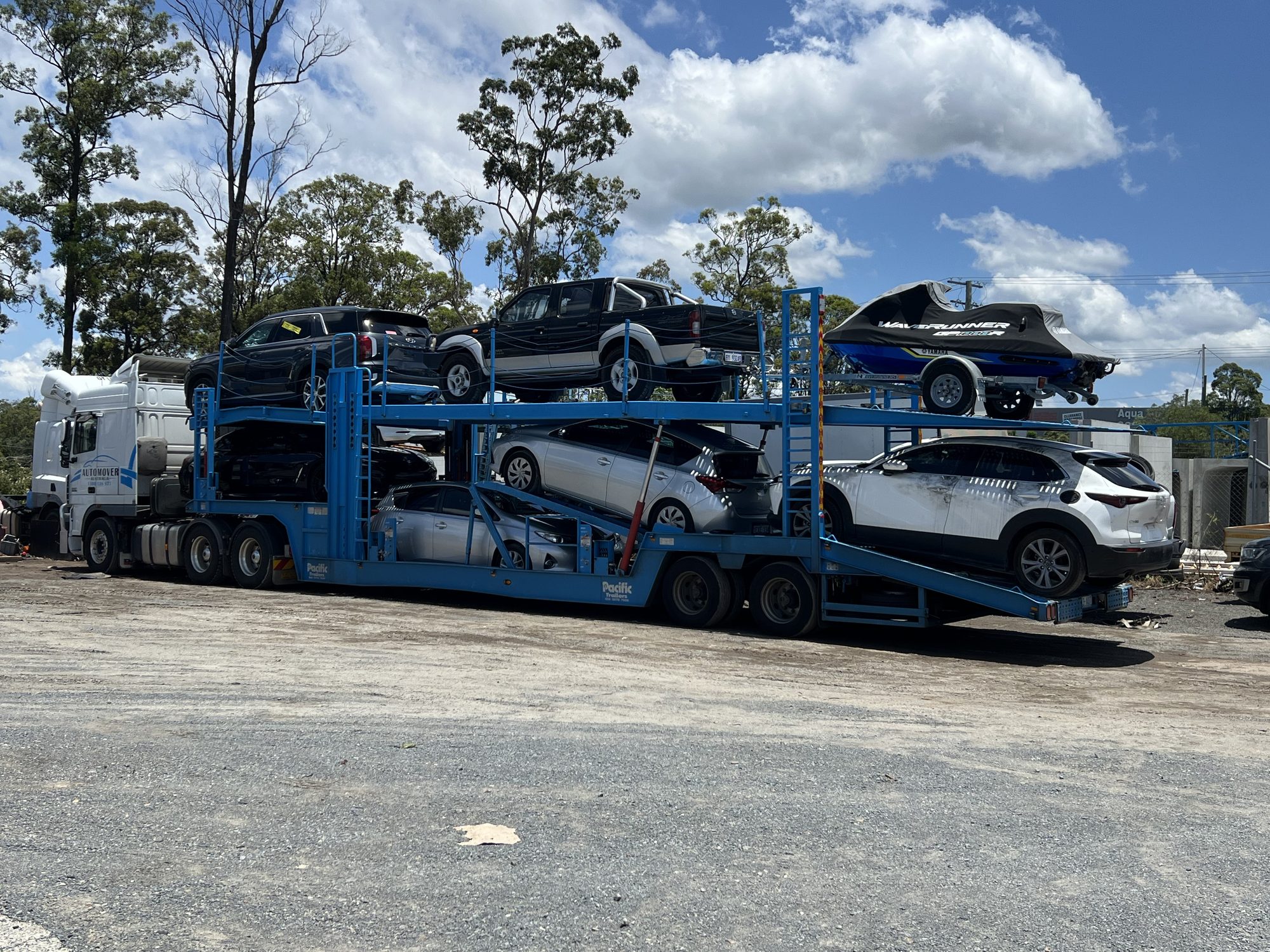 Auto Mover Multi-Vehicle Car Carrier with Mixed Fleet Load