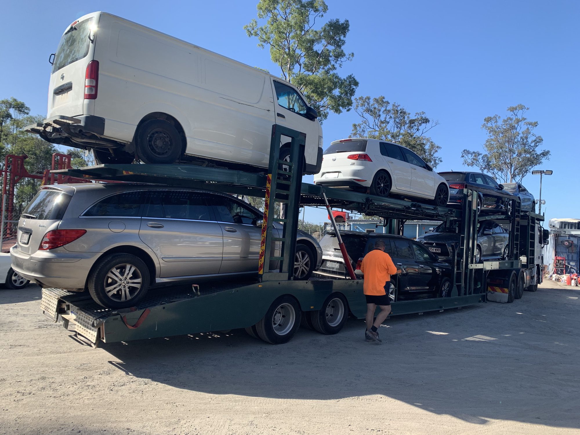 Auto Mover Multi-Vehicle Carrier Loading Mixed Fleet