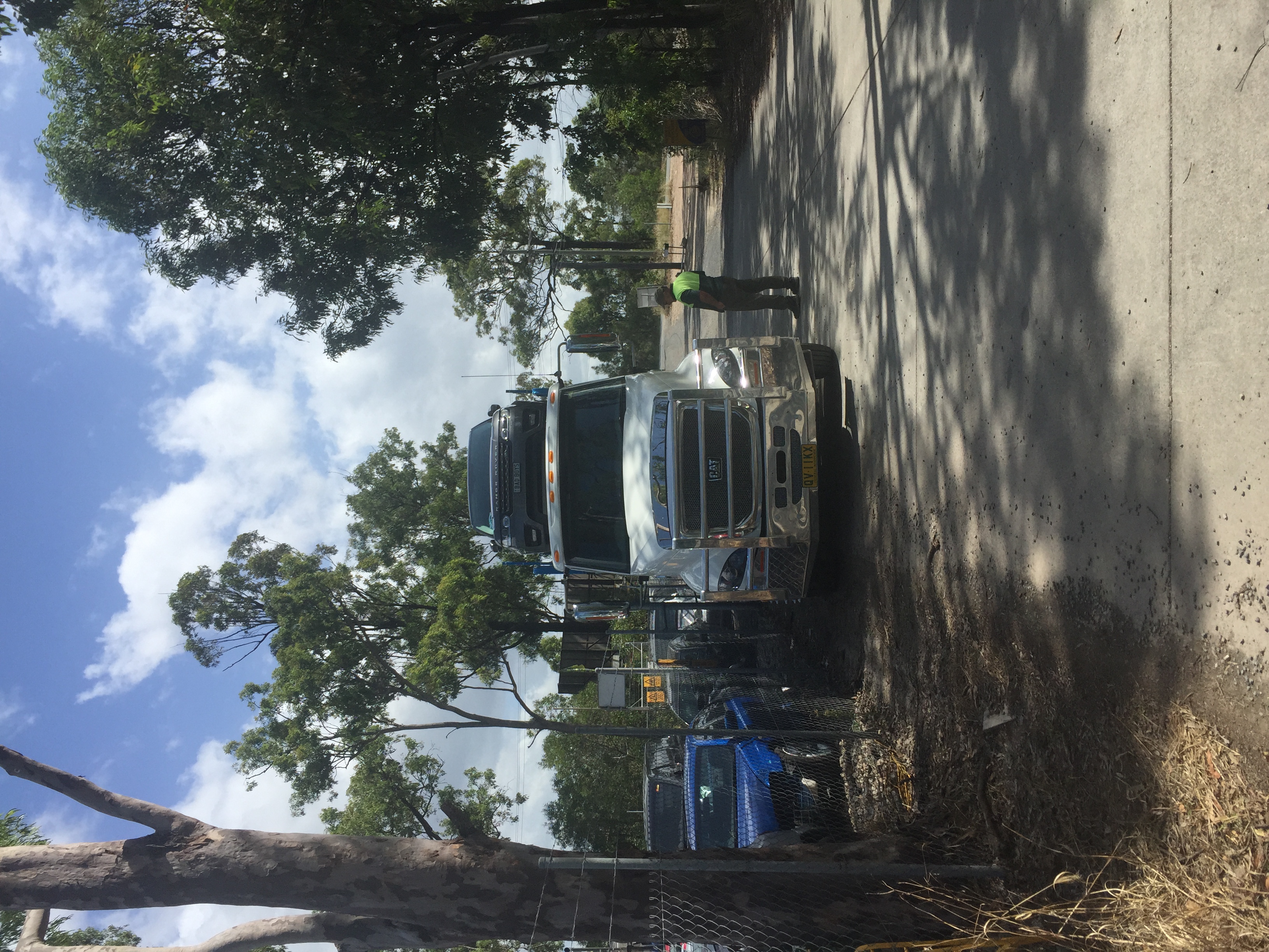 Auto Mover Transporting Dark Range Rover on Heavy Carrier